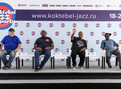 Музыканты Эдвард Рубио, Митчелл Плейр, Джозеф Ласти и Мервин Кэмпбелл (слева направо) на пресс-конференции коллектива Joe Lastie’s New Orleans Sound в рамках фестиваля Koktebel Jazz Party 2017.