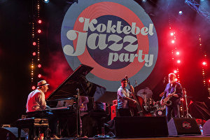 Музыканты во время выступления "Международного ансамбля Якова Окуня" на фестивале Koktebel Jazz Party 2017