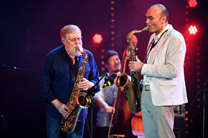 Участники "Международного ансамбля Якова Окуня" во время выступления на фестивале Koktebel Jazz Party 2017.