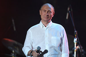 Президент РФ Владимир Путин во время посещения фестиваля Koktebel Jazz Party 2017
